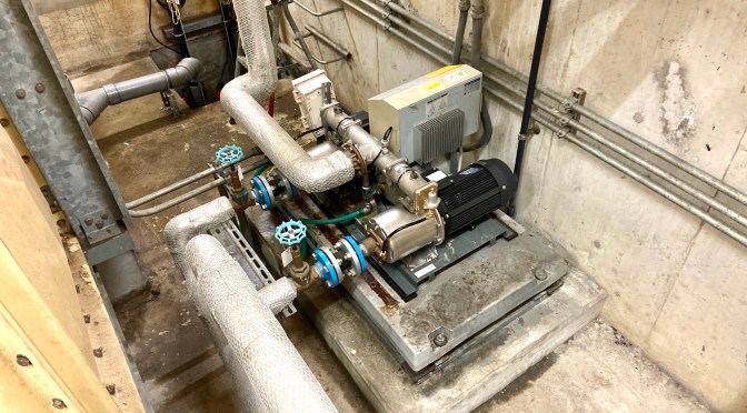 給水加圧ポンプ交換